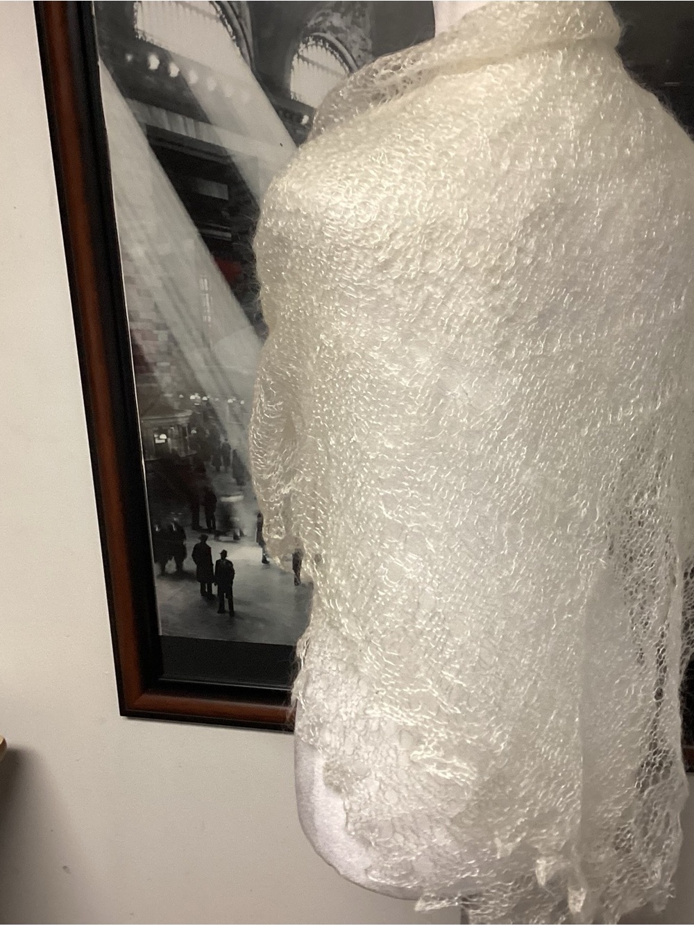 Elegant Cream Lace Shawl - Home Accents - Picture 4 of 5